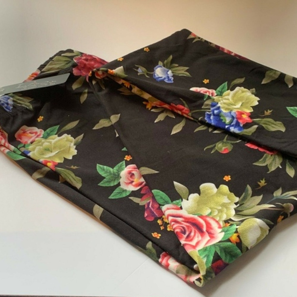 Reg One Size LA 12St Buttery Soft Red White Roses‎ Leggings